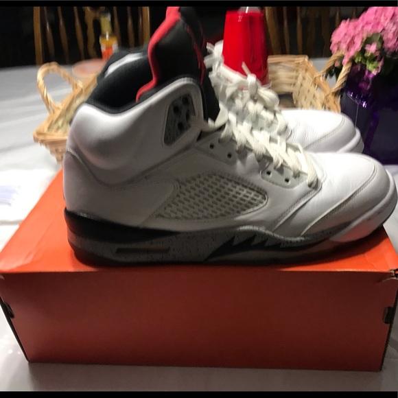 Retro Jordan 5 - Picture 2 of 8